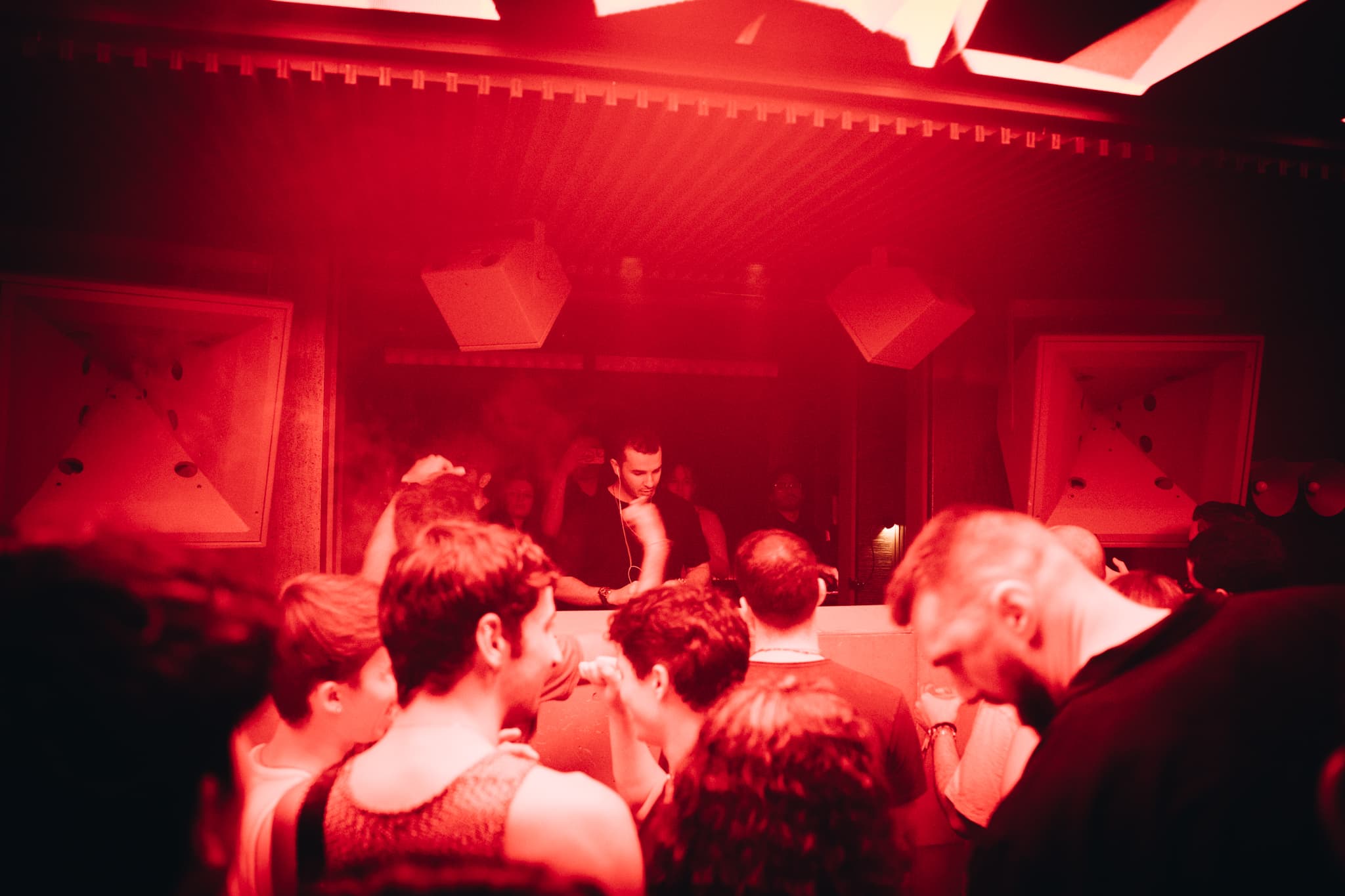 Underground atmosphere